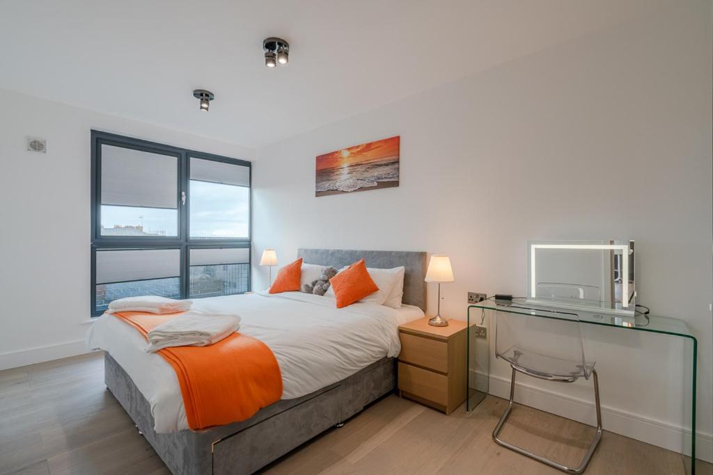 Central Penthouse With Hot Tub & Views 23 Cheltenham Eksteriør billede